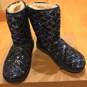 UGG Short Sparkle Boot Size 9
